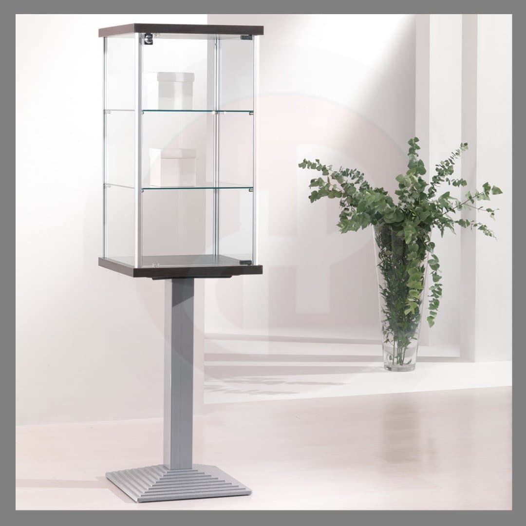 Pedestal Showcases